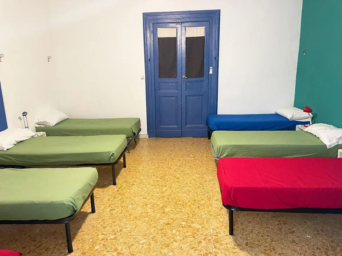 Hostel 6 Small Rooms Naples
